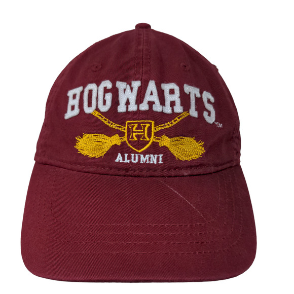 Harry Potter Men's Slideback Hat Red OSFM 14+ Embroidered Hogwarts Alumni Logo - Picture 1 of 8